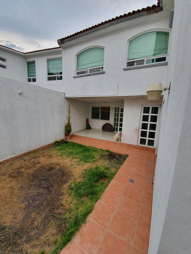 En Venta Casa En Centro Sur, Claustros Del Sur, Gran Ubicación, Oportunidad !