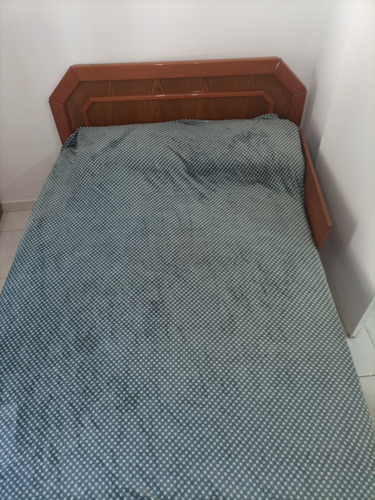 Casa Com 2 Sala 4 Quarto 1 Cozinha 4 Banheiro,1 Quintal.