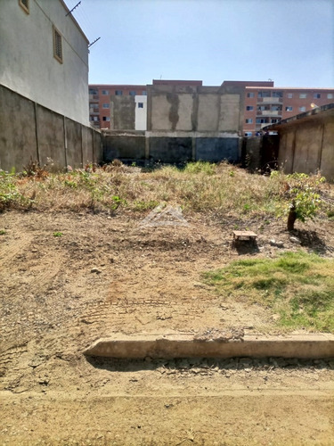 En Venta Terreno De Oportunidad, Urb La Encantada , Ingenio ,nva Barcelona.