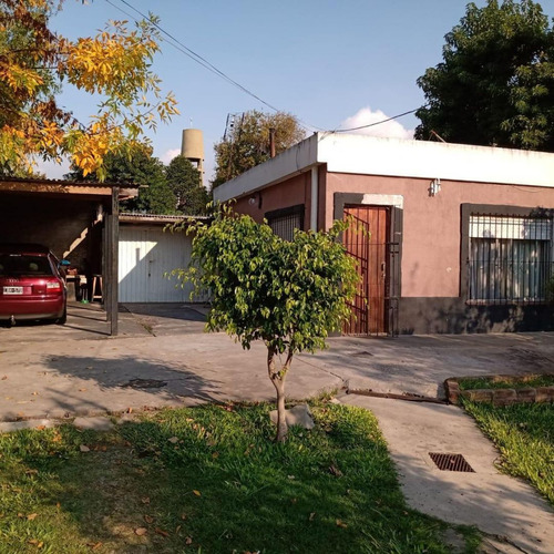 Casa En Buena Zona Sobre Lote De 15 X 30-nuevas Condiciones!