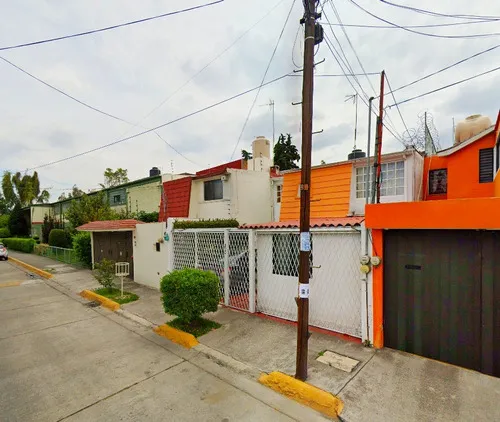 Casa 2 Pisos, 4 Recamaras En Valle Dorado. Dcr
