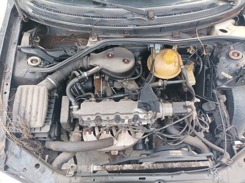 Imagem 5 de 7 de Gm Corsa Gl 1.4 8v 1995 Sucata Somente Peças