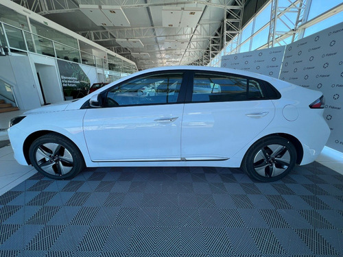 Imagen 8 de 22 de Hyundai Ioniq Unique 1.6 Gdi Hibrido At 5p