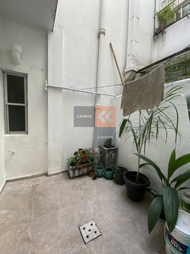Apartamento A La Venta En Punta Carretas En Planta Baja- Ref: 8720