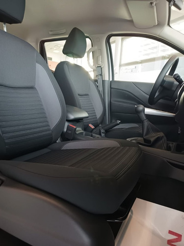 Imagen 7 de 25 de Nissan Frontier 2023 2.3t S 4x2 Mt L22