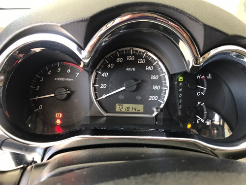 Imagem 4 de 9 de Toyota Hilux Sw4 4x2 Sr 2015