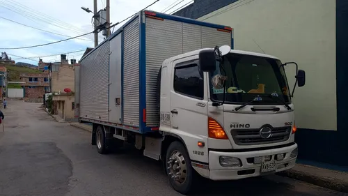 Hermoso Camion Hino Gd 2012 Furgon Unico Dueño