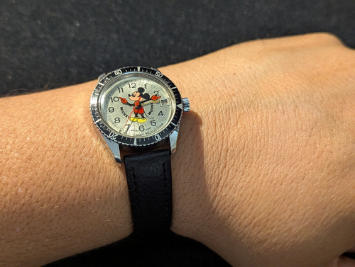 Reloj De Hombre Antiguo Mickey Mouse Suizo De Cuerda (Reacondicionado)