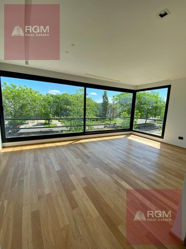 Imagen 10 de 30 de Moderna Casa - Los Lagos