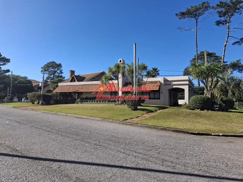 Casa En Venta Playa Mansa, En Impecable Estado