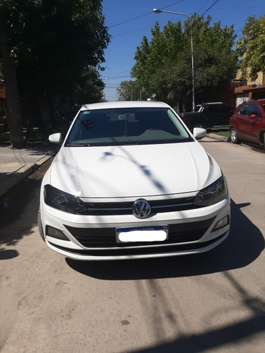 Volkswagen Polo Comfortline Plus 1.6 At - 5 Puertas