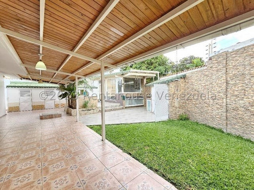 Se Vende Casa Quinta San Jacinto Maracay 24-10972 Ec