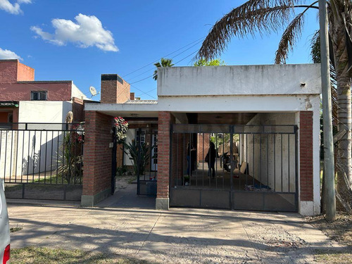 Casa A La Venta En Barrio Alborada