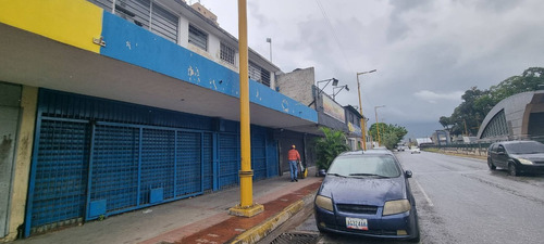 Lucrecia Escorcha Alquiler De Local Comercial En Avenida Las Ferias Cód 236607