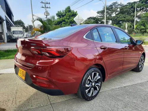 Chevrolet Onix 1.0T Premier Sedan At