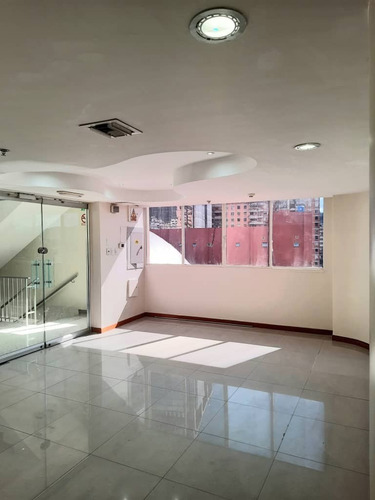 Imagen 6 de 29 de Moderna Oficina 237 M2 En City Market Bazar Gg