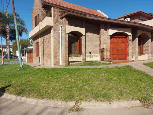 Venta Casa 5 Ambientes Con Cochera En Don Bosco