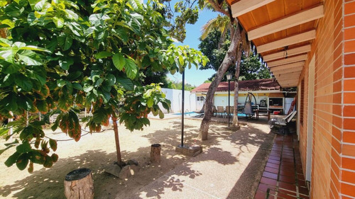 Annic Coronado Vende Casa En Las Morochas En San Diego. Ref. 254355
