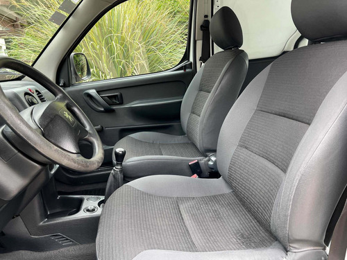 Imagen 8 de 8 de Peugeot Partner 2017 1.6 Hdi Furgon Confort