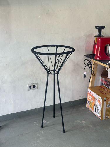 Mesa Mesita Alta Tripode Tejida En Cordon Cordon Negro Negro
