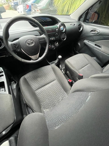 Imagen 7 de 9 de Toyota Etios