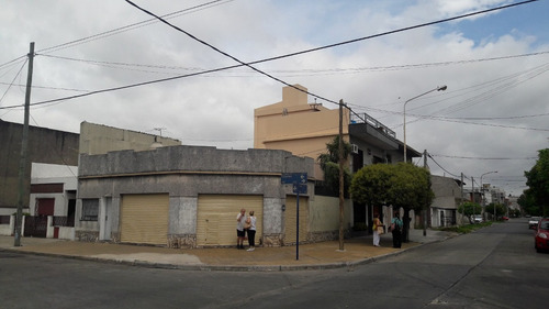 Imagen 2 de 14 de Casa De 5 Amb Con Local Y Dpto De 2 Amb. Nuevo Wp De Contacto 1137868438!
