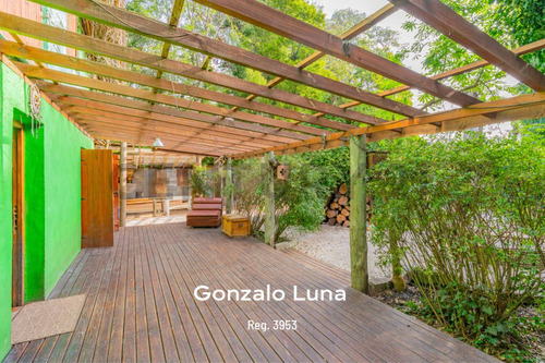 Venta De Casa En El Bosque Peralta Ramos En La Ciudad De Mar Del Plata.