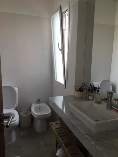 Imagen 5 de 22 de Casa De 2 Dorm Y 2 Baños Y Toilette. Barra De Carrasco A 1 Cuadra De La Playa