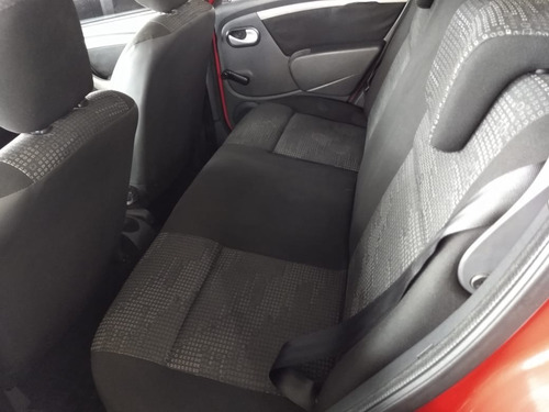 Renault Sandero 1.0 16v Expression Hi-flex 5p 2011