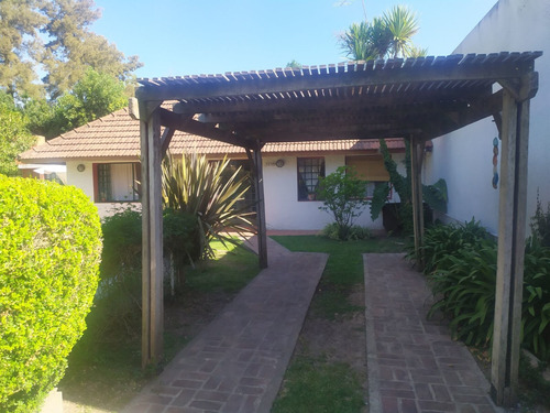 Imagen 5 de 21 de Casa En Venta C/ Cochera En Gonnet A 400mtrs De Cno, Gral. Belgrano