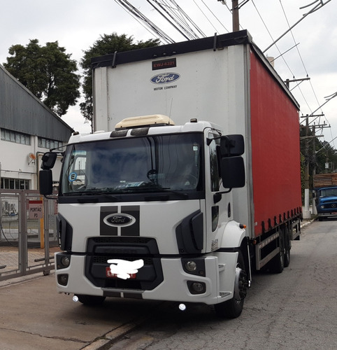 Ford Cargo 2423