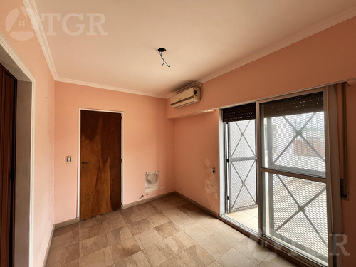 Casa Multifamiliar En Valentín Alsina
