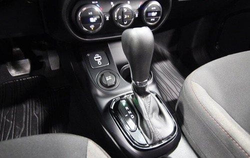 Imagem 12 de 14 de Fiat Toro Freedom 1.8 At Flex