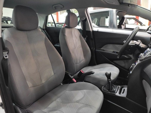 Imagem 8 de 15 de Hyundai Hb20s 1.0 Comfort Style 12v