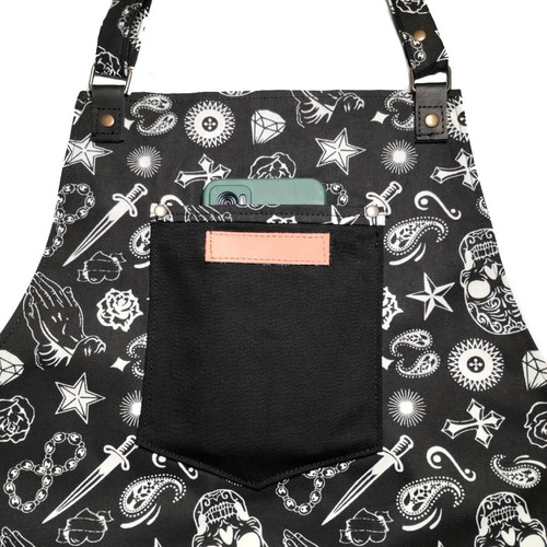 Delantal Jean Y Gabardina Estampada Con Cuero Vacuno