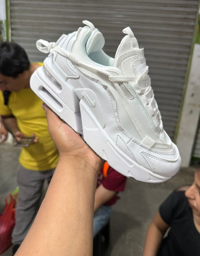 Nike Furiosa ( Blanco) (Usado)