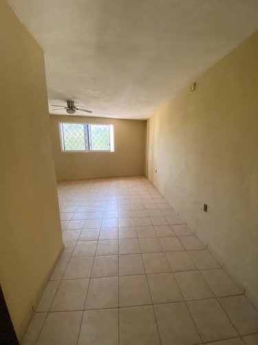 Excelente Casa En La Colosio R.a