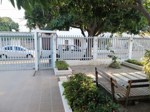 Venta De Amplia Casa En El Jardín Santa Marta -fv