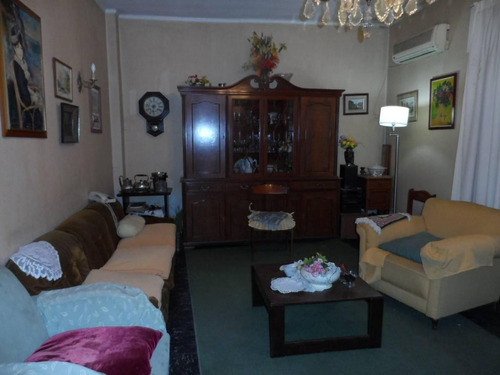 Imagen 2 de 12 de Casa Ph - 4 Ambientes - Pb - Servicios - Ideal Uso Profesion