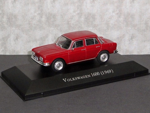 Imagem 3 de 3 de Miniatura Vw 1600 Zé Do Caixão Escala 1/43 Inesqueciveis