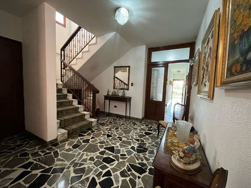 Imagen 9 de 26 de Se Vende Casa 539 M2 5h/5b/6p Santa Paula