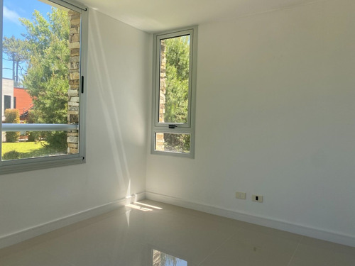 Imagen 5 de 7 de Apartamento En Venta De 3 Dormitorios En Rincon Del Indio (ref: Bpv-8684)