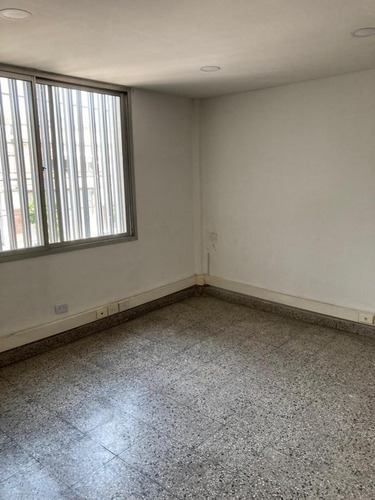 Imagen 15 de 19 de Local Y Oficinas A Metros De Tribunales De San Martin