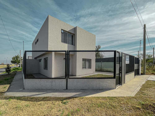 Casa De 3 Dormitorios A Estrenar En Tierra Nueva, Fisherton