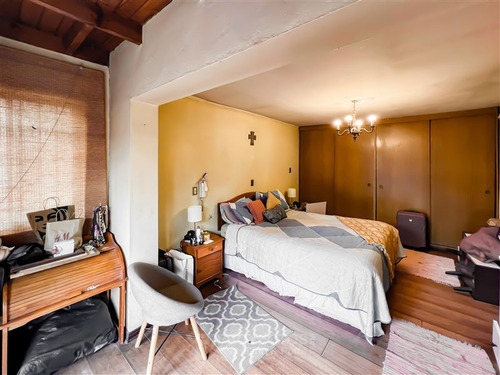 Casa Para Remodelar En Venta De 4 Dorm. En Los Dominicos