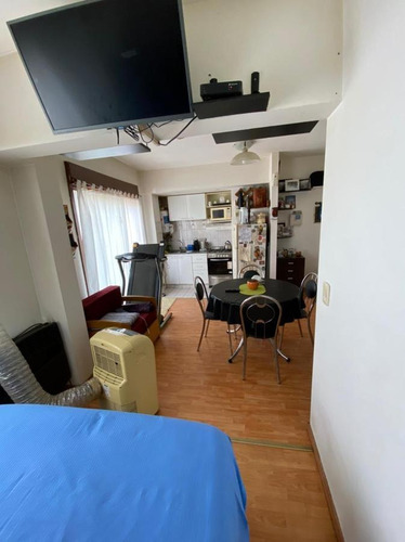 Imagen 6 de 7 de Monoambiente Con Balcon Terraza En Barracas Venta