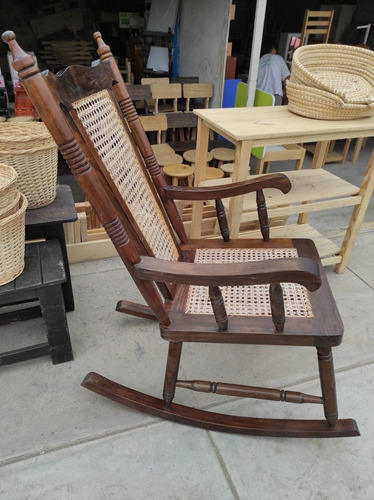 Imagen 5 de 7 de Silla Mecedora De Madera Terraza Jardin Playa