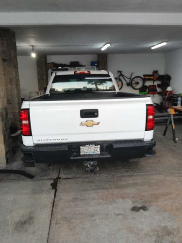 Imagen 6 de 11 de Chevrolet Silverado 2016 5.4 2500 Doble Cabina Ls 4x2 At