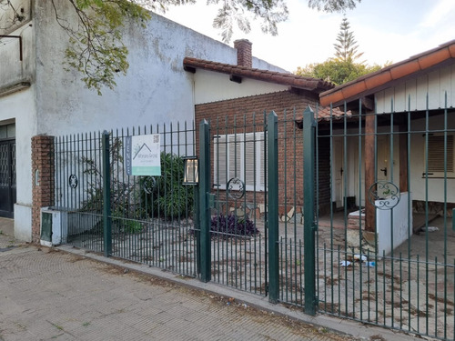 Excelente Casa En El Centro De Gral. Las Heras Oportunidad