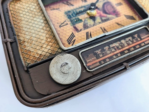 Imagem 3 de 5 de Relógio Mesa Analógico Rádio Retro Antiguidade Rustico